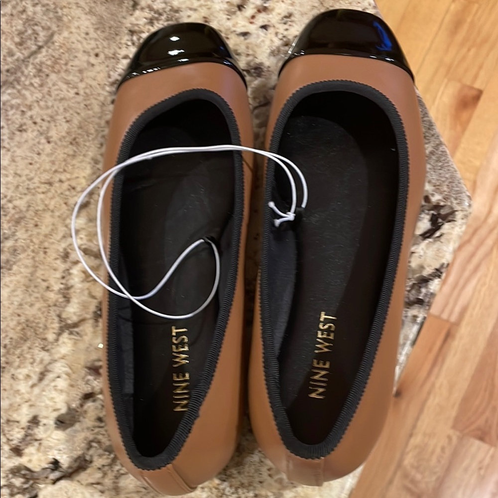NWT Nine West Brown and Black Women's Flats